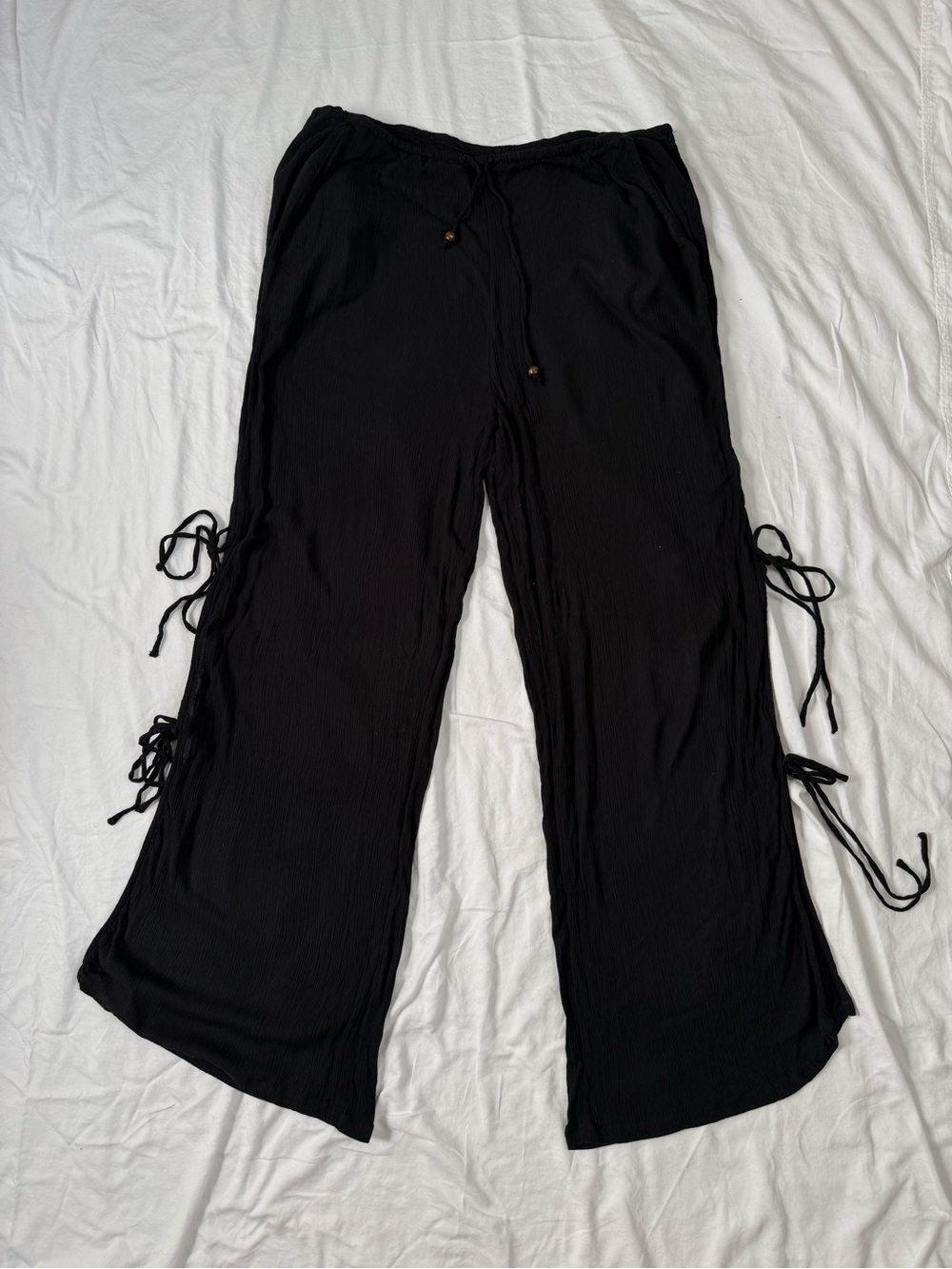 Urban Outfitters - Black wide leg pants